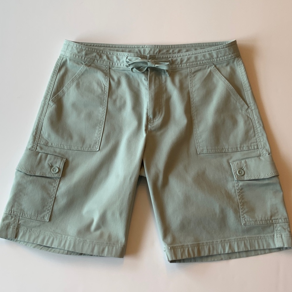 L.L. Bean Favorite Fit Light Green Cargo Shorts